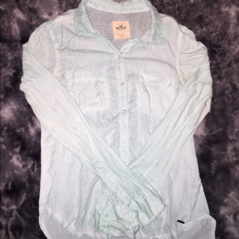 Hollister long sleeve lacy collar button down